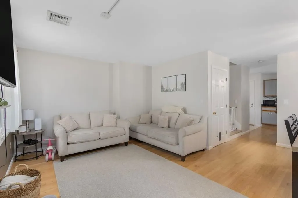 1603 Plainfield Pike Johnston RI 02919