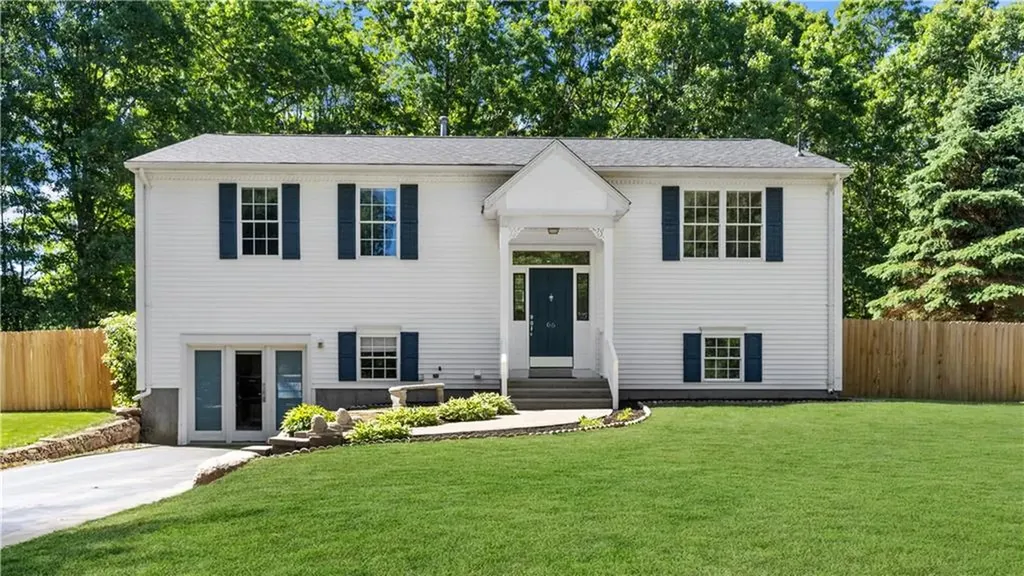 66 Hunters Crossing Drive Coventry RI 02816