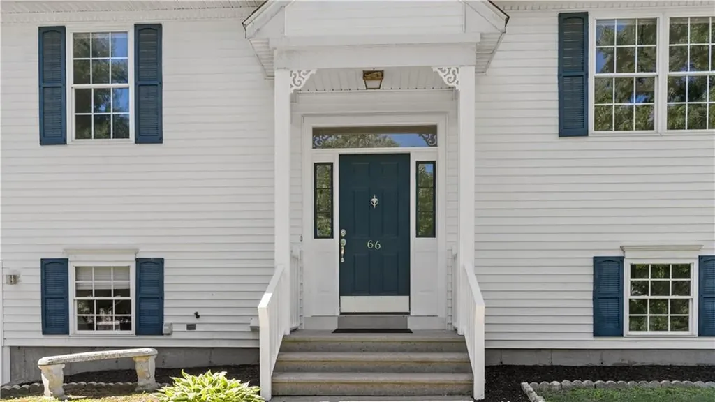 66 Hunters Crossing Drive Coventry RI 02816