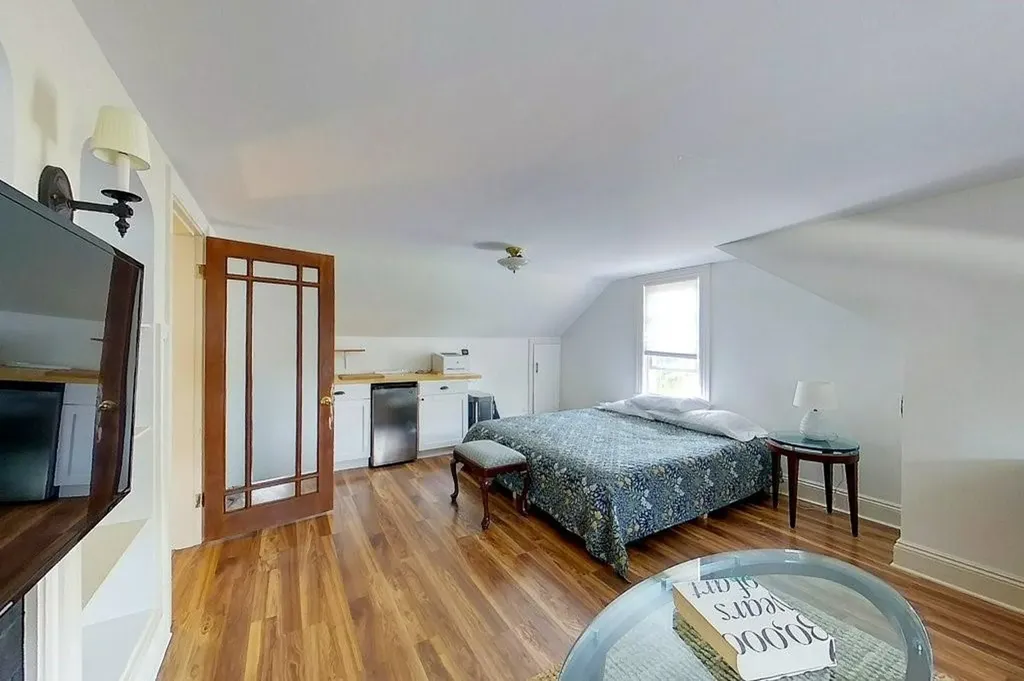 9 Dartmouth Street Newport RI 02840