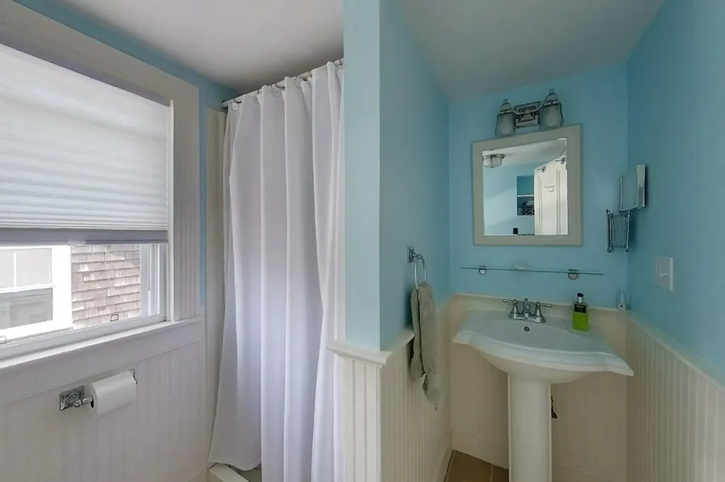 9 Dartmouth Street Newport RI 02840