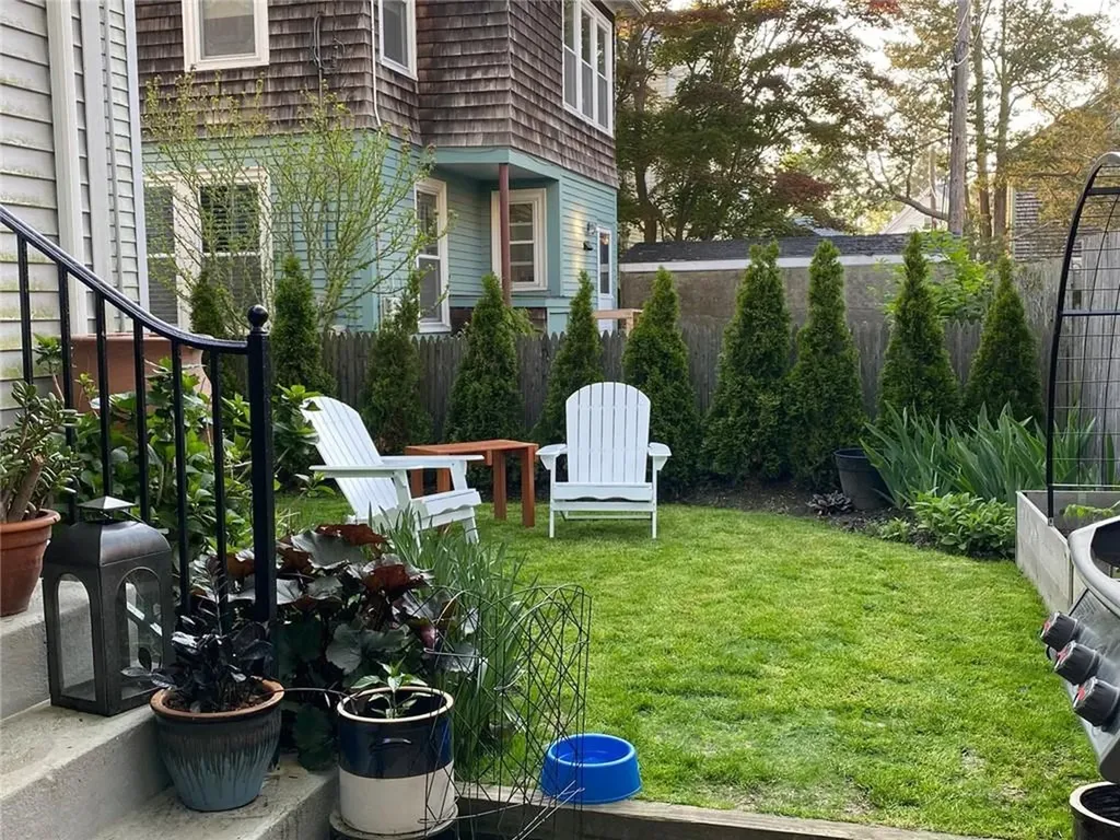9 Dartmouth Street Newport RI 02840