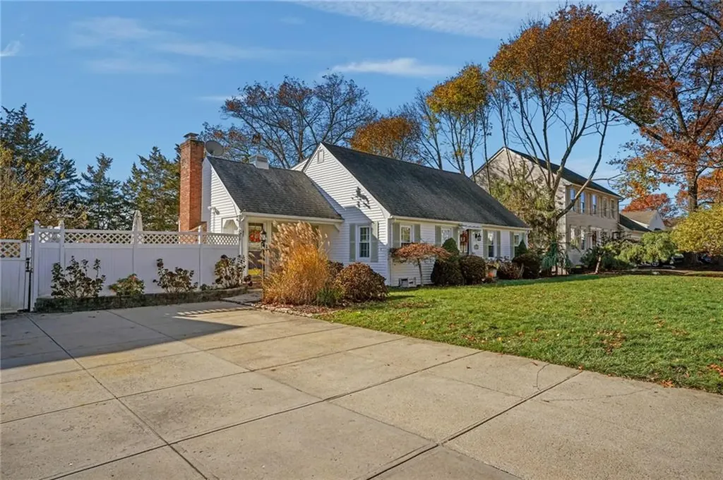 38 Angela Avenue Cranston RI 02921