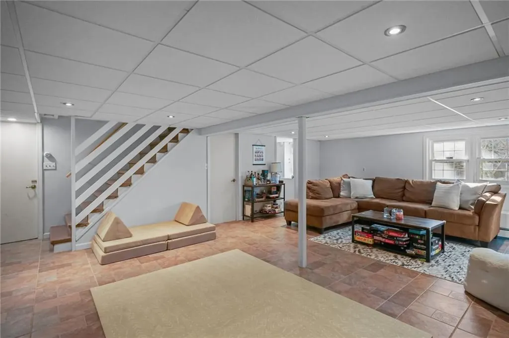 38 Angela Avenue Cranston RI 02921