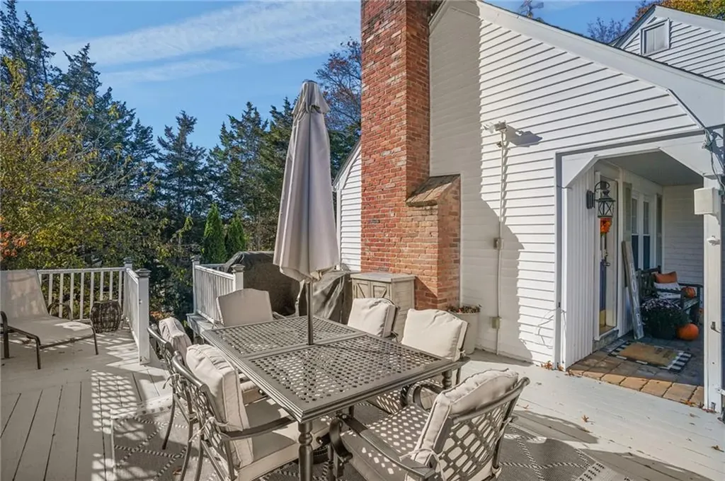 38 Angela Avenue Cranston RI 02921