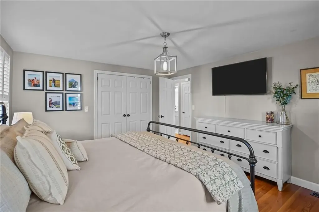 38 Angela Avenue Cranston RI 02921