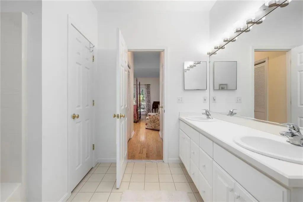 20 Rimwood Drive Smithfield RI 02917