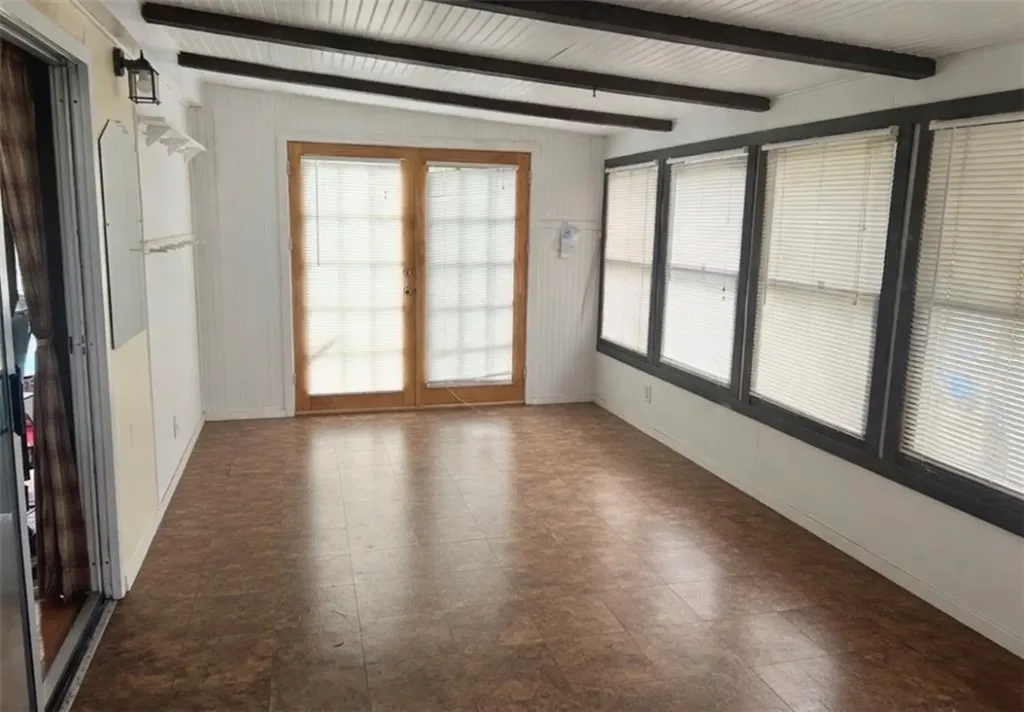 49 Grinell Avenue Tiverton RI 02878