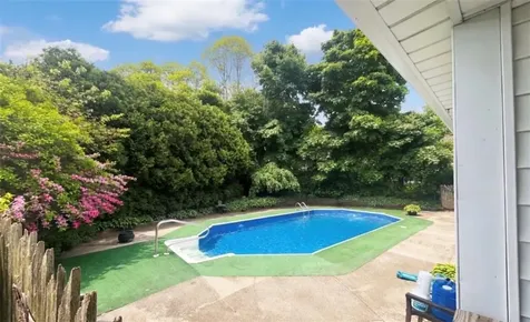 49 Grinell Avenue Tiverton RI 02878