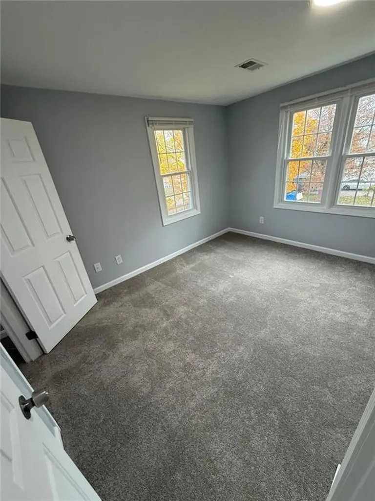 10 26 Saratoga Avenue Pawtucket RI 02861