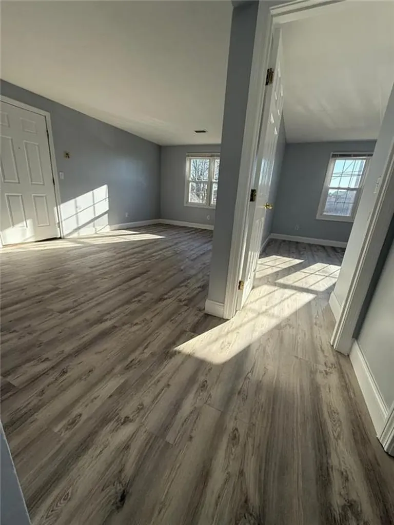 10 26 Saratoga Avenue Pawtucket RI 02861