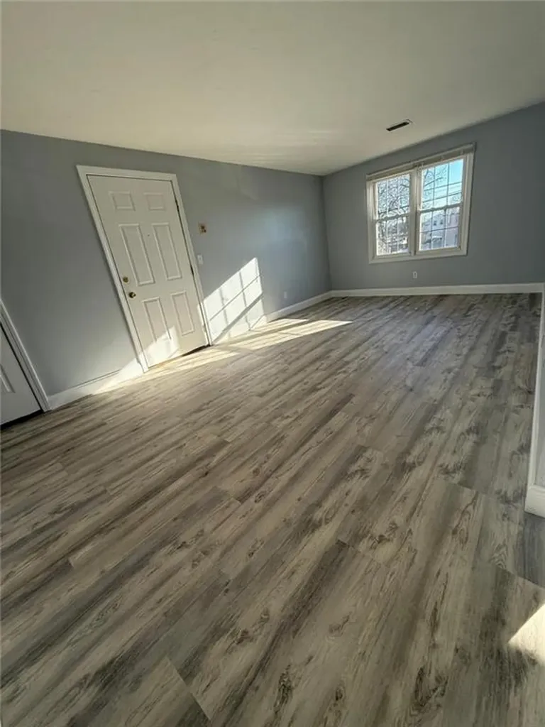 10 26 Saratoga Avenue Pawtucket RI 02861