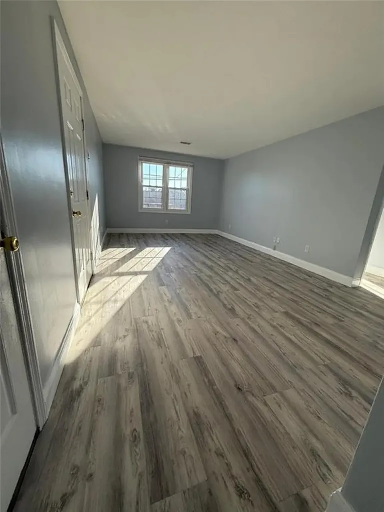 10 26 Saratoga Avenue Pawtucket RI 02861