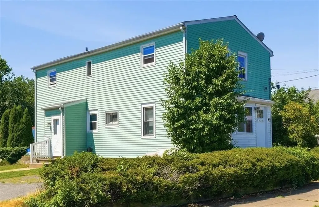 87 Manton Street Pawtucket RI 02861