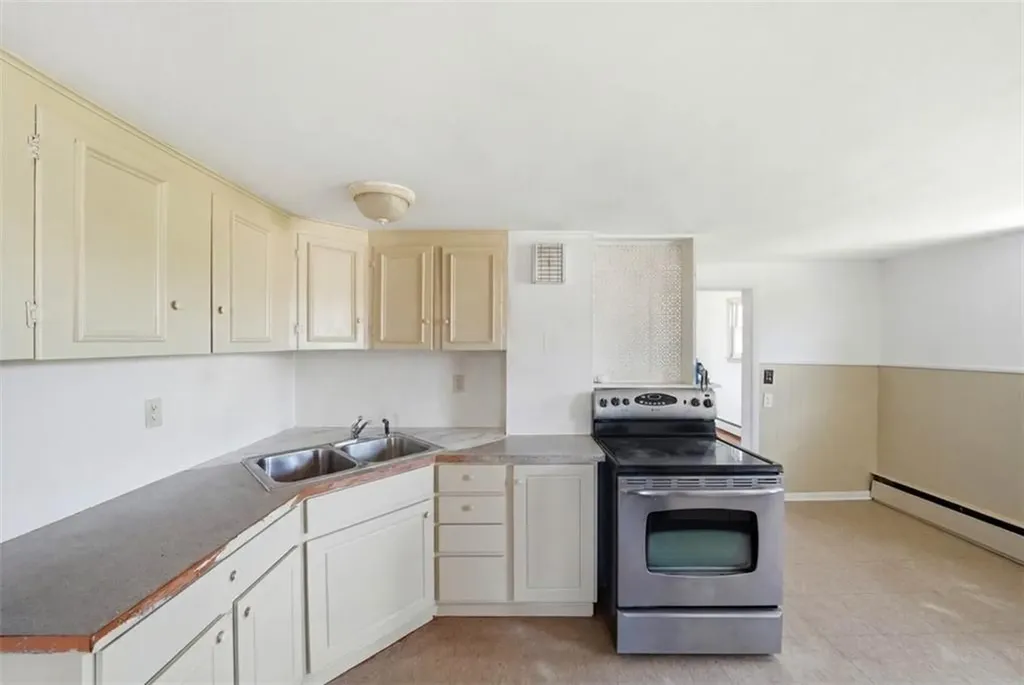 87 Manton Street Pawtucket RI 02861