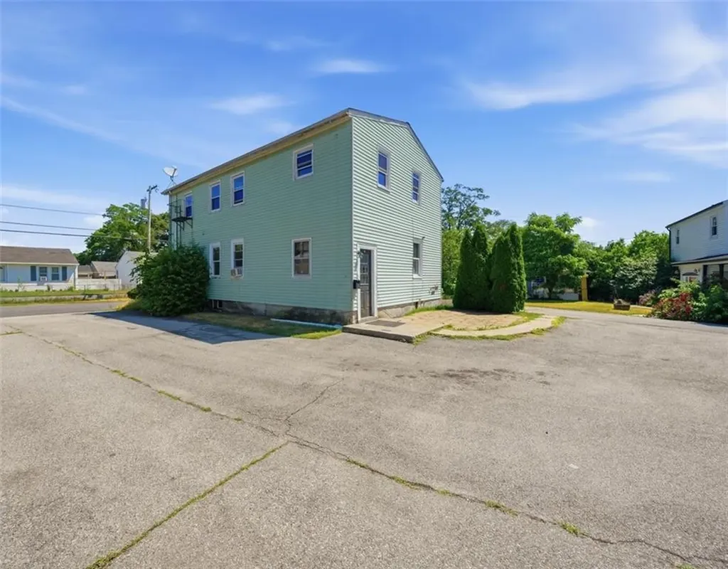 87 Manton Street Pawtucket RI 02861