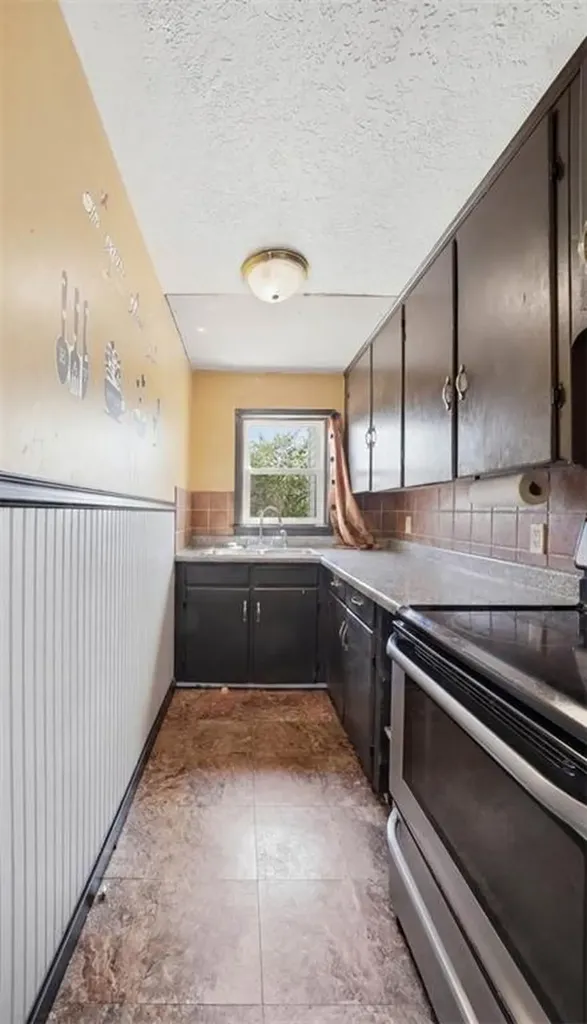 87 Manton Street Pawtucket RI 02861