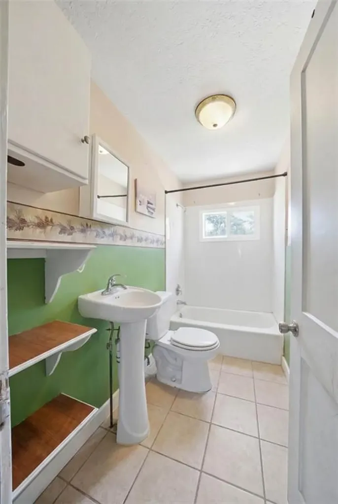 87 Manton Street Pawtucket RI 02861