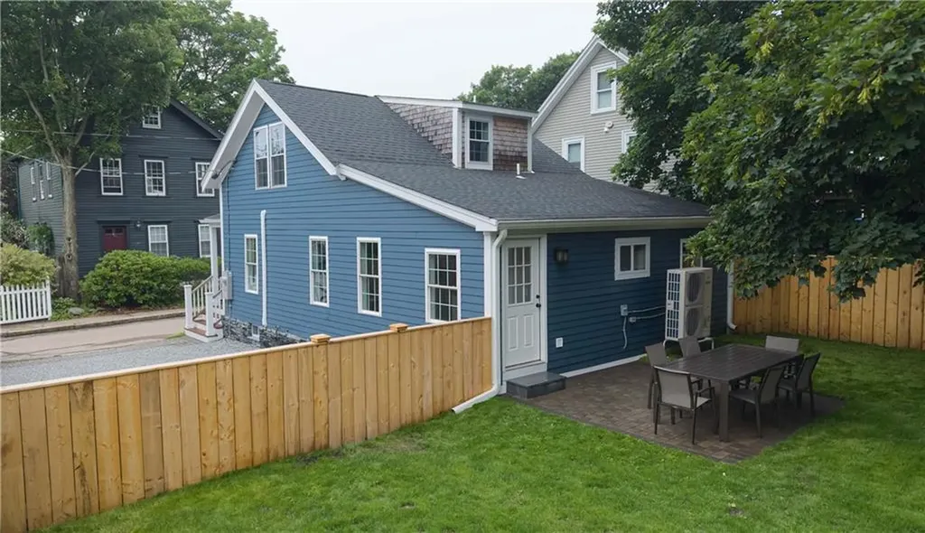 57 Callender Avenue Newport RI 02840