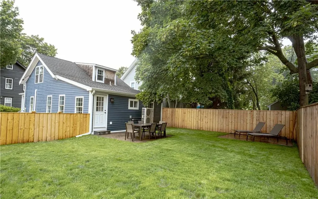 57 Callender Avenue Newport RI 02840