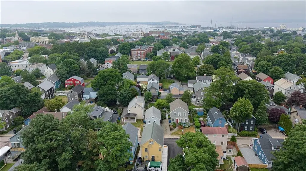 57 Callender Avenue Newport RI 02840