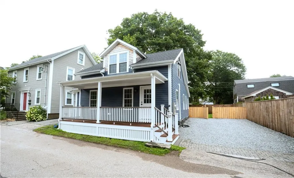 57 Callender Avenue Newport RI 02840