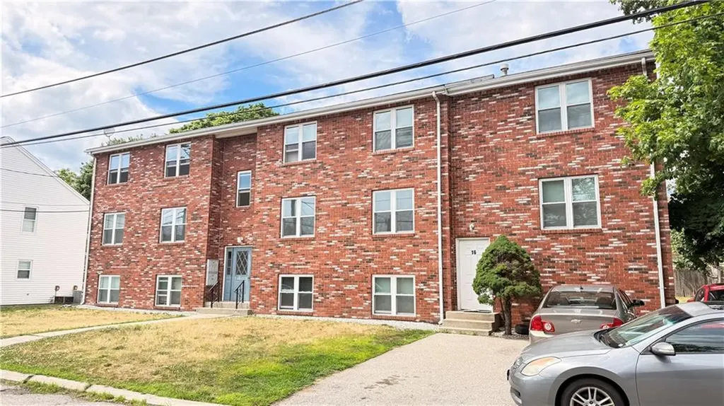 10 26 Saratoga Avenue Pawtucket RI 02861