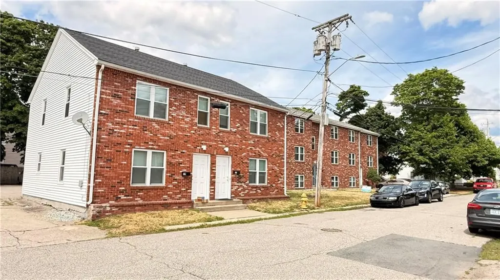 10 26 Saratoga Avenue Pawtucket RI 02861