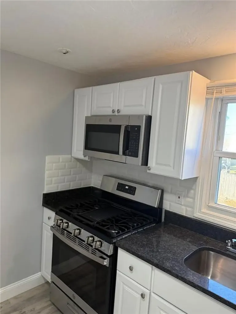 10 26 Saratoga Avenue Pawtucket RI 02861