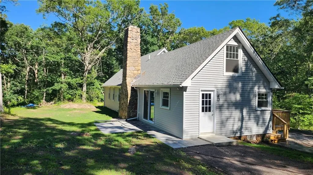943 B Wordens Pond Road South Kingstown RI 02879