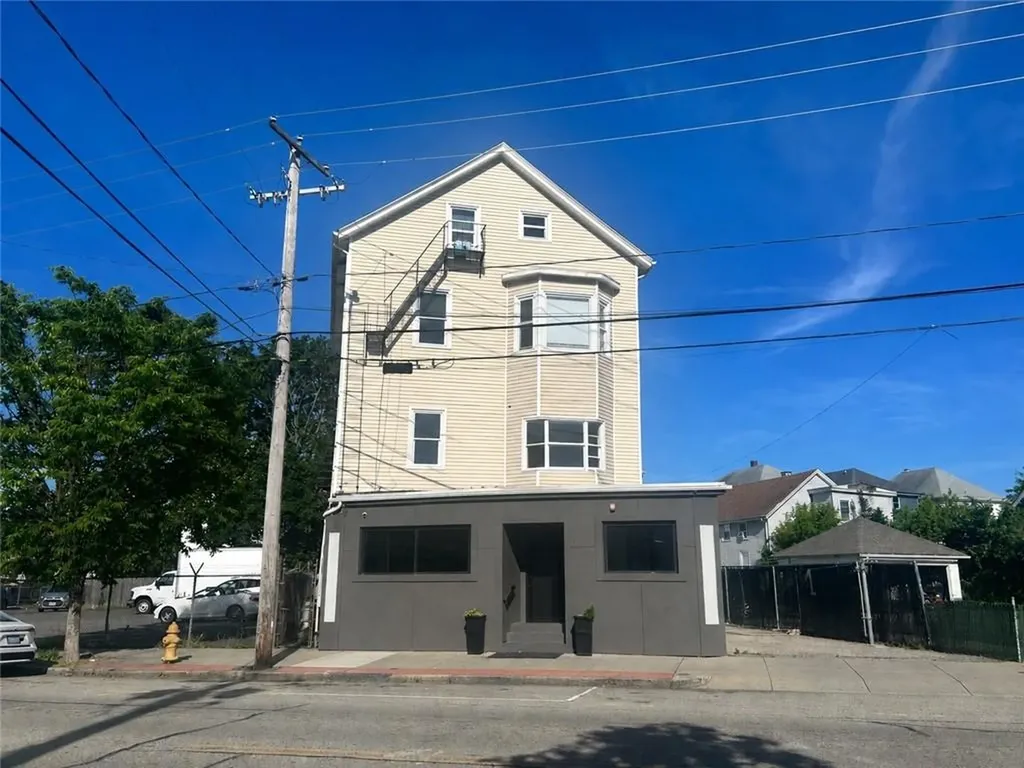 605 Broadway Pawtucket RI 02860