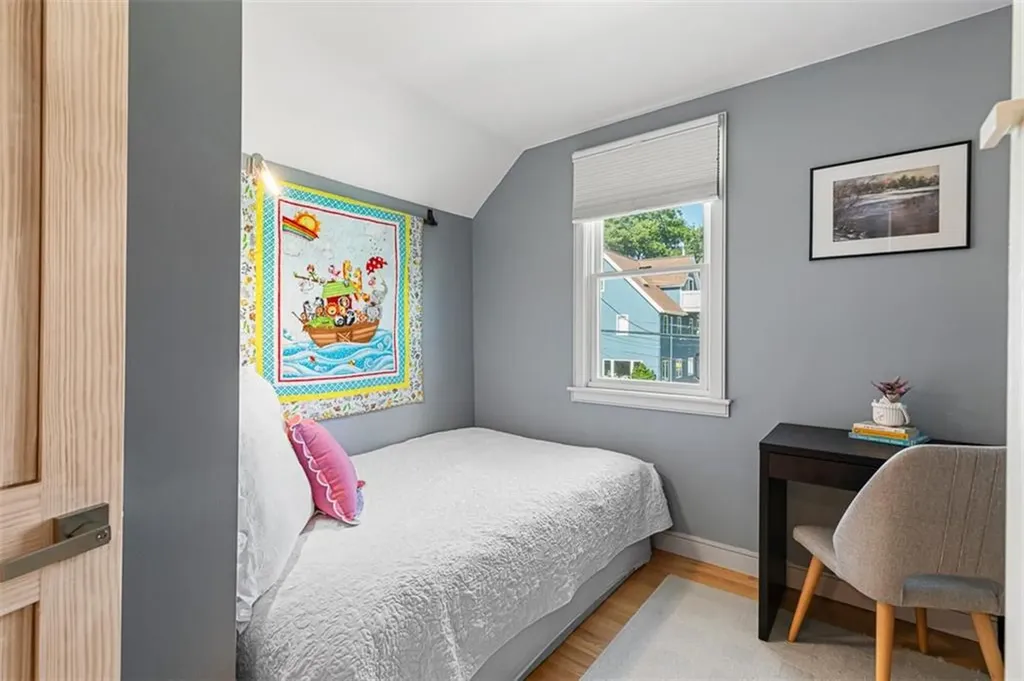 10 Blanding Avenue Barrington RI 02806