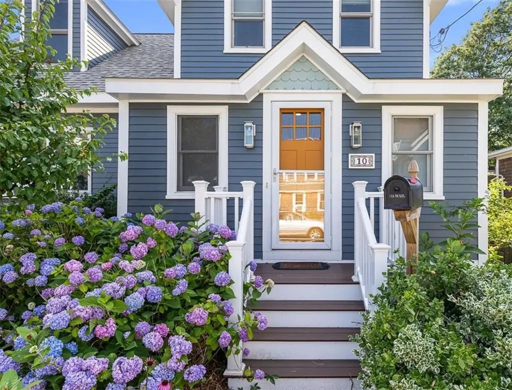 10 Blanding Avenue Barrington RI 02806