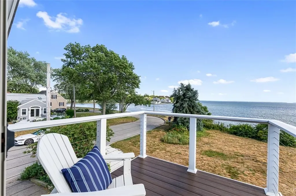 10 Blanding Avenue Barrington RI 02806