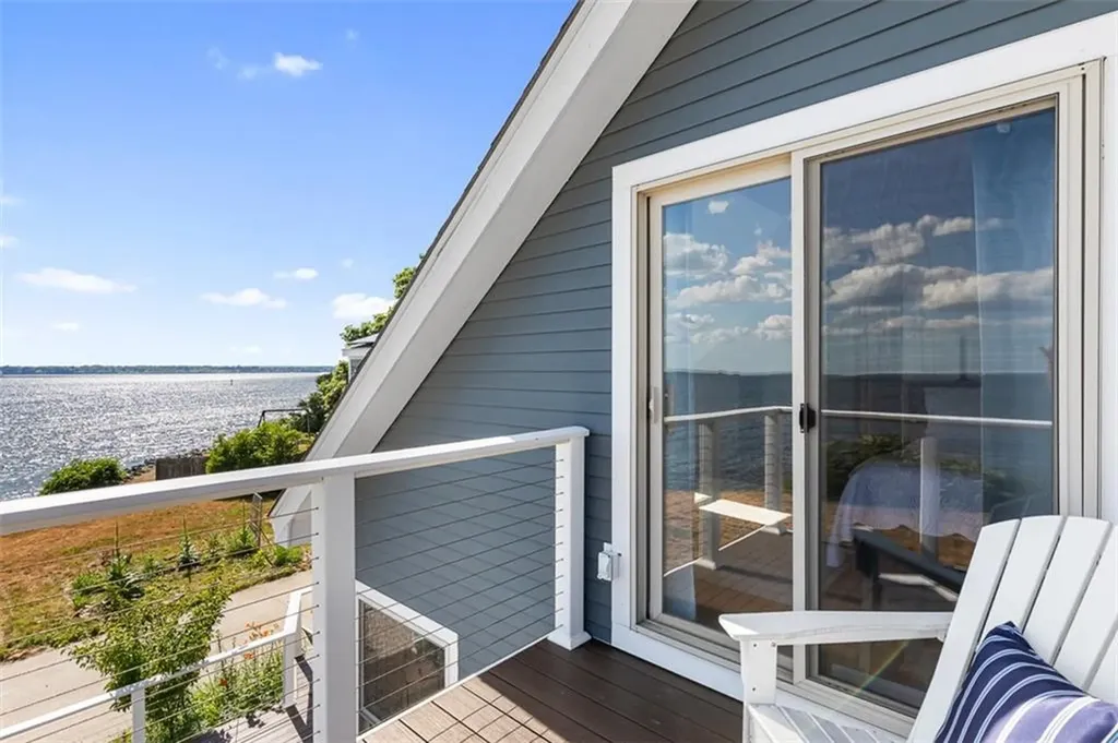 10 Blanding Avenue Barrington RI 02806