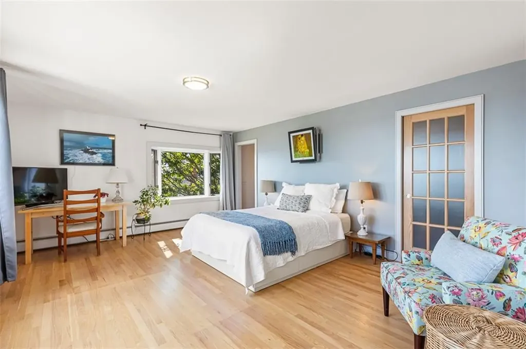 10 Blanding Avenue Barrington RI 02806