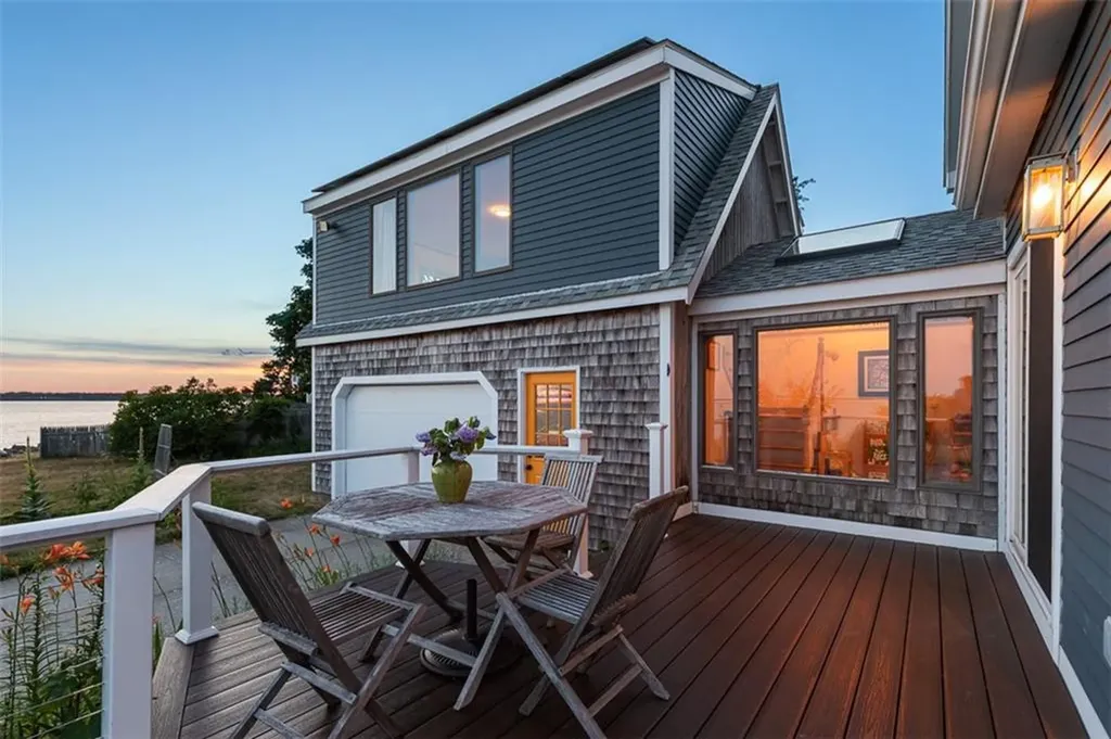 10 Blanding Avenue Barrington RI 02806