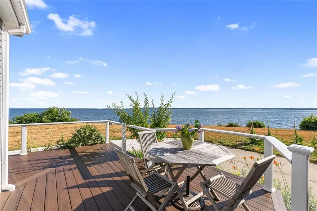 10 Blanding Avenue Barrington RI 02806