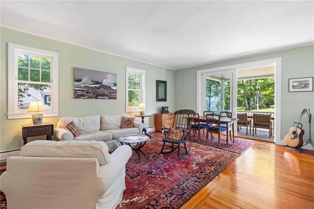 89 Harrison Avenue Newport RI 02840