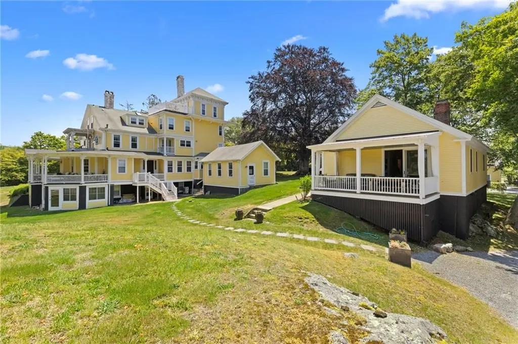 89 Harrison Avenue Newport RI 02840