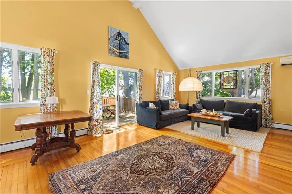 89 Harrison Avenue Newport RI 02840