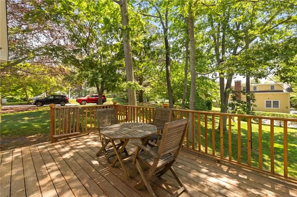 89 Harrison Avenue Newport RI 02840