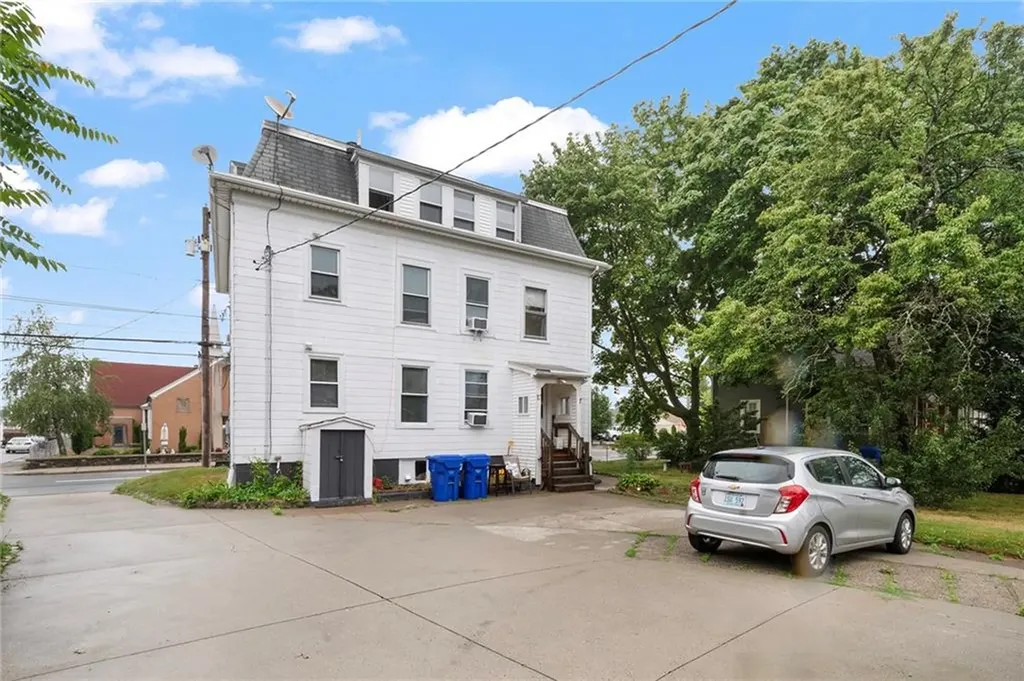 339 Waterman Avenue East Providence RI 02914