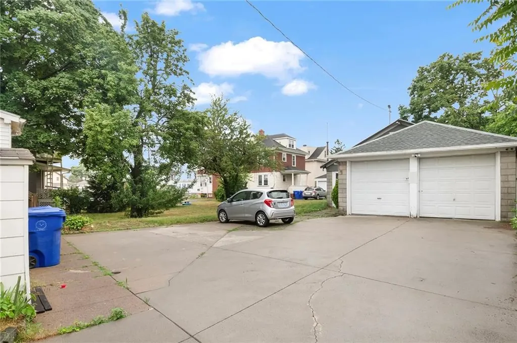 339 Waterman Avenue East Providence RI 02914