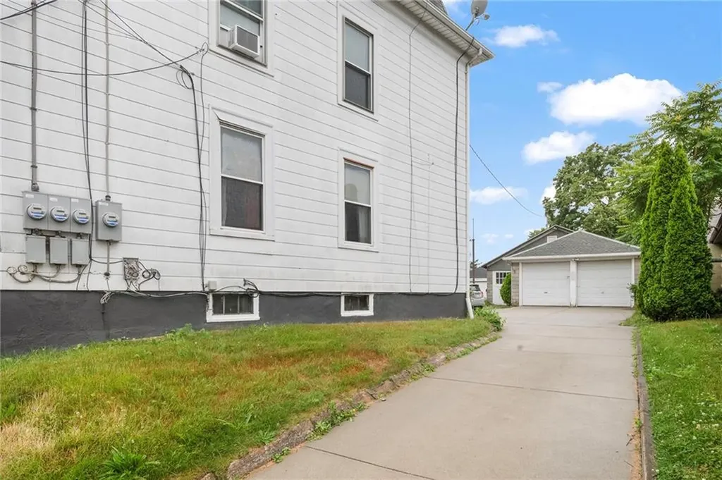 339 Waterman Avenue East Providence RI 02914