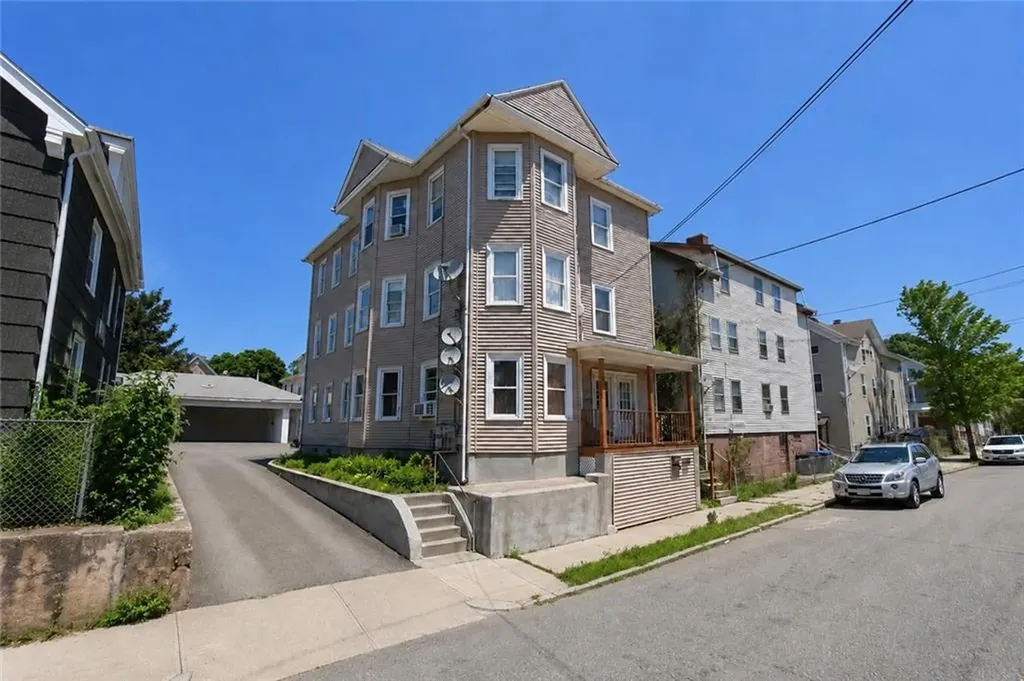 95 97 Laban Street Providence RI 02909