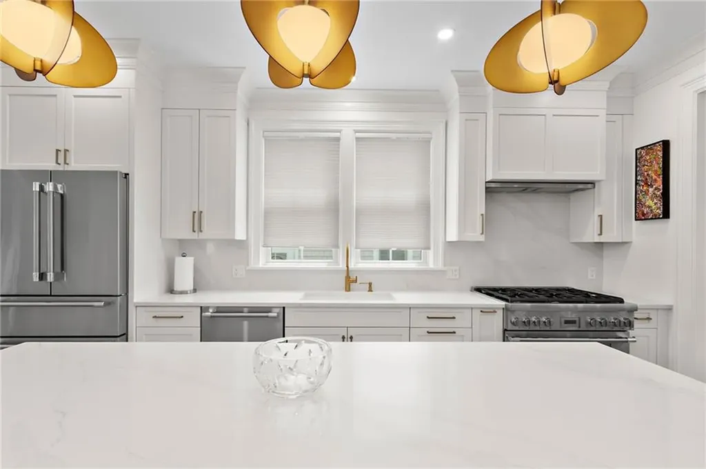 8 Lookout Lane Portsmouth RI 02871