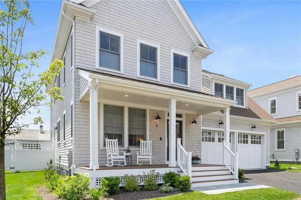 8 Lookout Lane Portsmouth RI 02871
