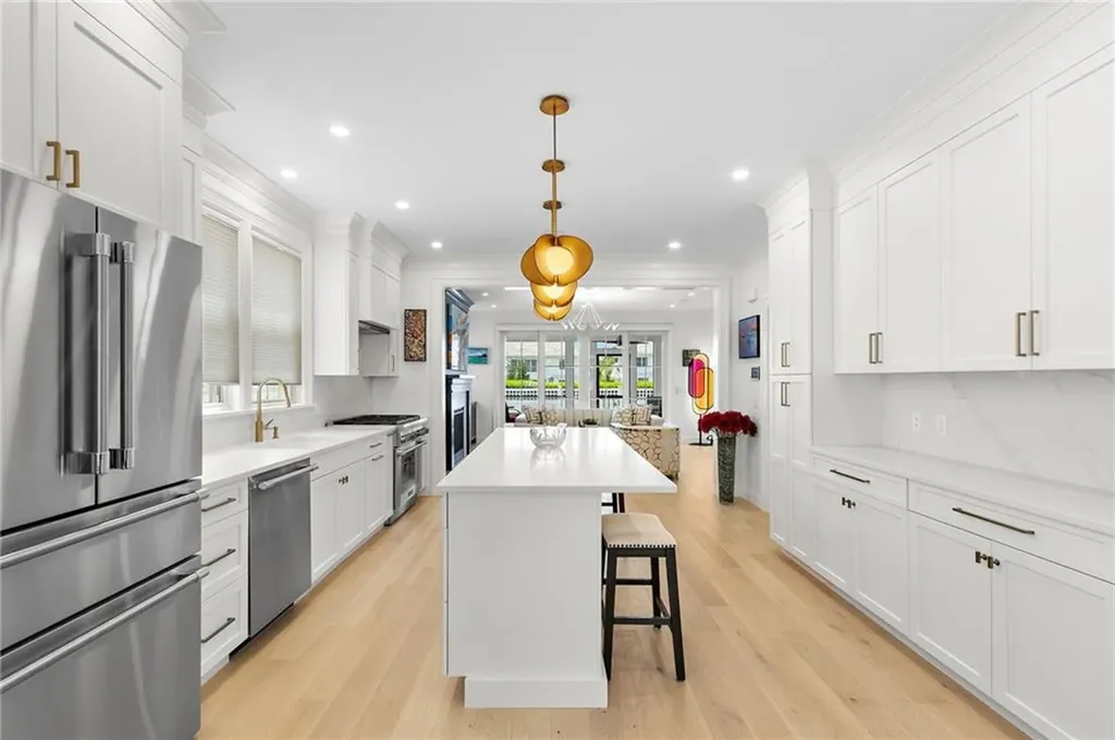 8 Lookout Lane Portsmouth RI 02871