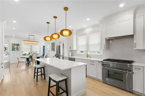 8 Lookout Lane Portsmouth RI 02871
